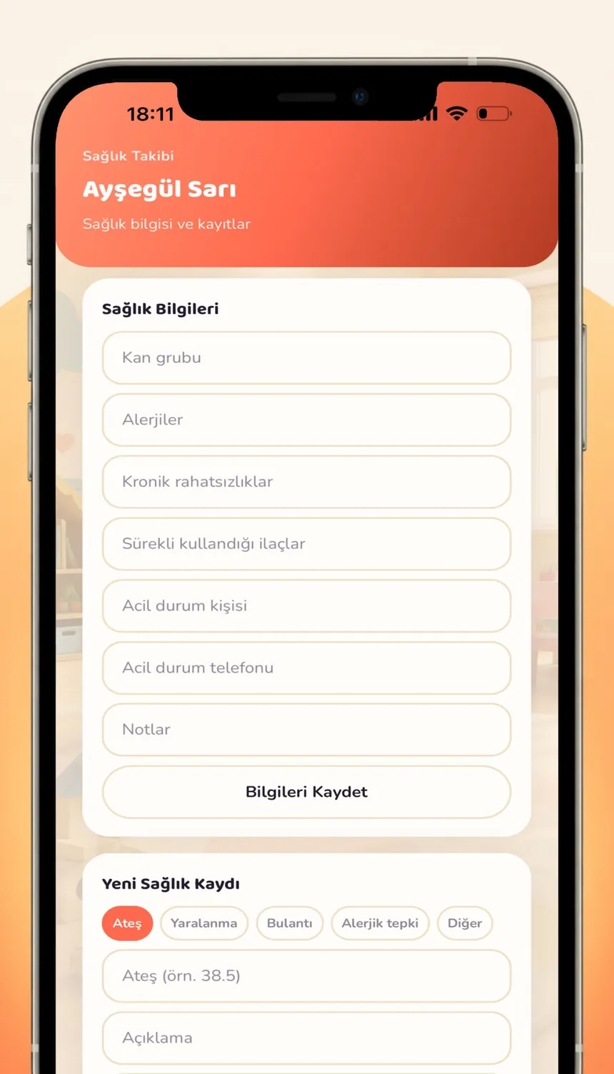 Sağlık takibi ekranı: sağlık bilgileri formu ve yeni sağlık kaydı bölümü